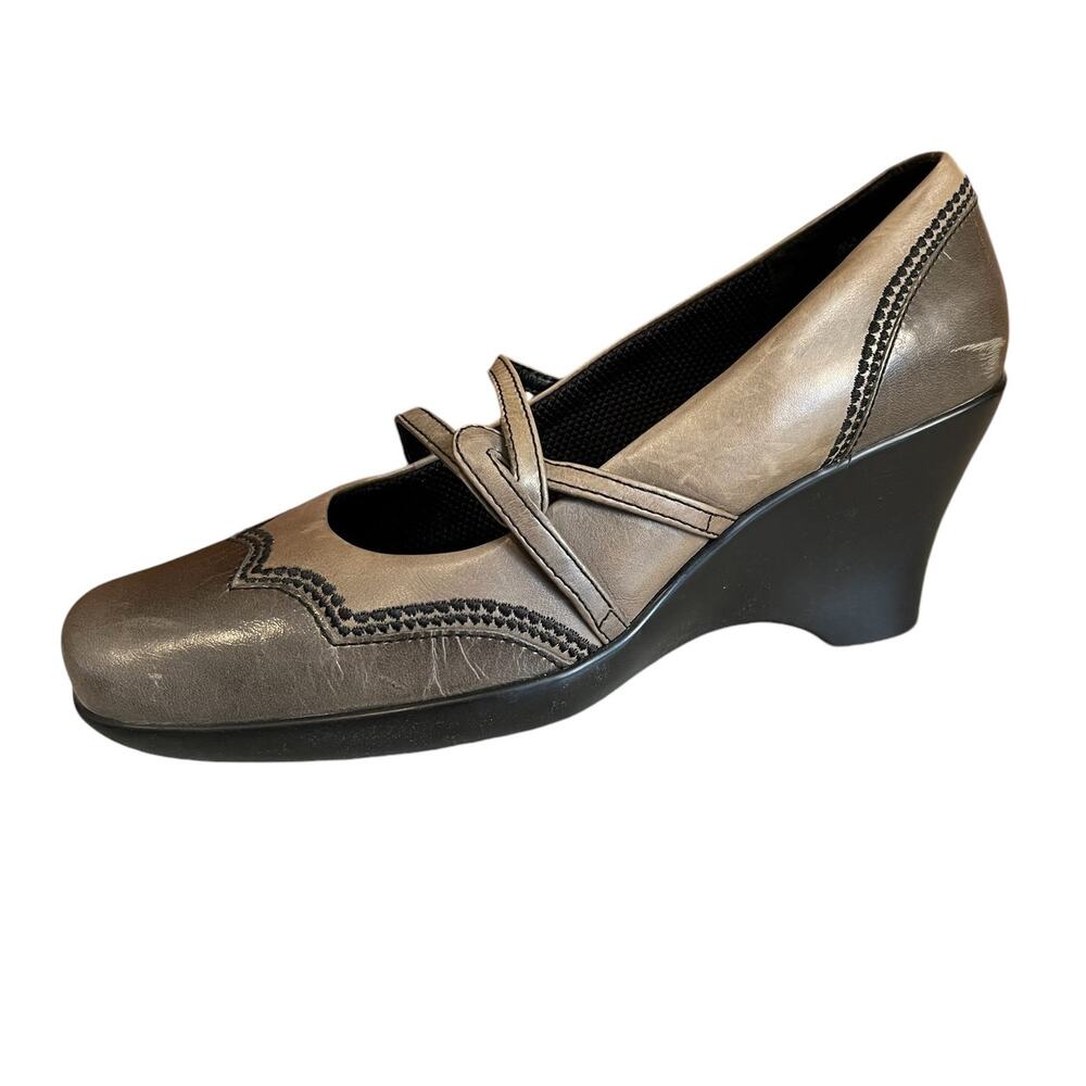 Clarks Mary Jane Wedge Wing Tip Derby Comfort Heels Taupe 9